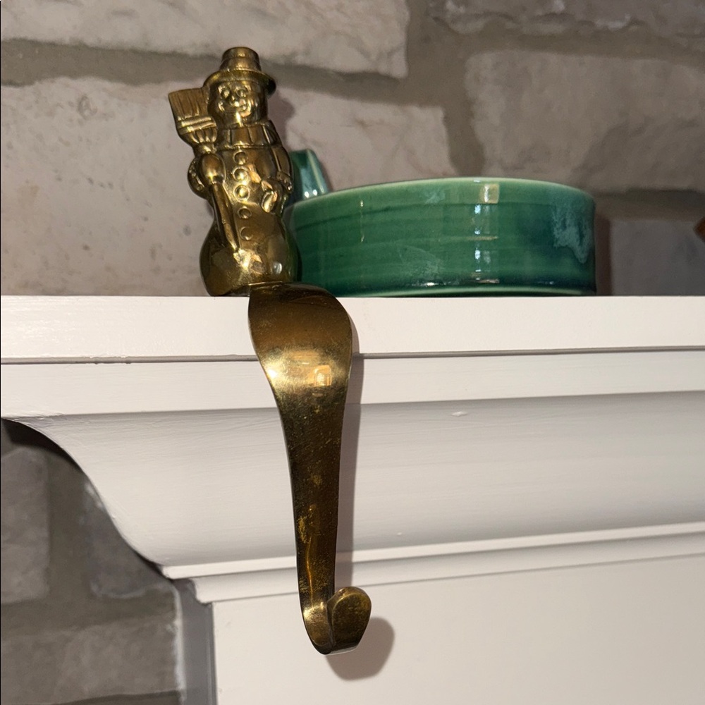 Brass Vintage Snowman Stocking Holder - Picture 10 of 11